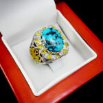 انگشتر فیروزه نیشابوری دست ساز فاخر نقره مردانه طرح دور طلایی هومان - Image 3