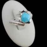 انگشتر فیروزه نیشابوری دست ساز نقره مردانه طرح ویگن