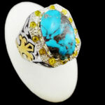 انگشتر فیروزه نیشابوری دست ساز نقره مردانه طرح فاخر هیتاسب