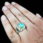انگشتر فیروزه نیشابوری نقره دست ساز فاخر مردانه طرح دور طلایی سپهر - Image 5