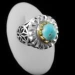 انگشتر فیروزه نیشابوری نقره دست ساز فاخر مردانه طرح دور طلایی شادمهر