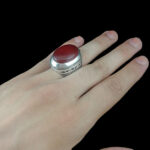 انگشتر عقیق سرخ یمنی دست ساز نقره مردانه طرح فاخر کبیر - Image 5