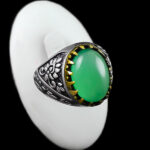 انگشتر عقیق سبز مردانه نقره طرح دورطلایی امین