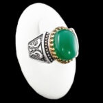 انگشتر عقیق سبز نقره مردانه طرح دورطلایی هیربد