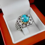 انگشتر فیروزه نیشابوری نقره دست ساز فاخر مردانه طرح دور طلایی سپهر - Image 3