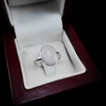 انگشتر عقیق کبود نقره دست ساز مردانه و زنانه طرح تاژ - Image 2