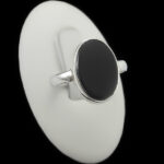 انگشتر عقیق مشکی نقره دست ساز مردانه و زنانه طرح میراژ + حرز امام جواد (ع)