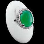 انگشتر عقیق سبز نقره زنانه طرح پرتو