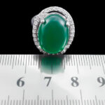 انگشتر عقیق سبز نقره زنانه طرح پرتو - Image 2