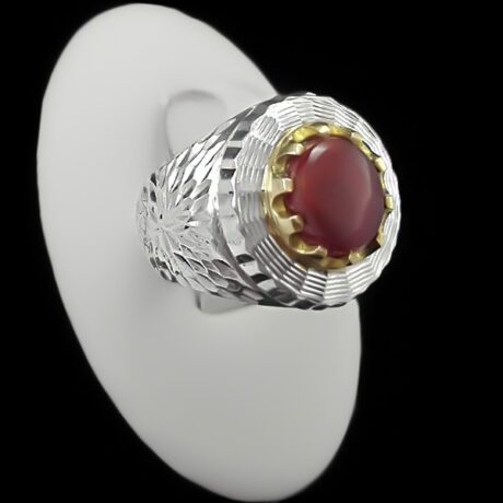 انگشتر عقیق سرخ یمنی دست ساز نقره مردانه طرح دورطلایی نکیسا