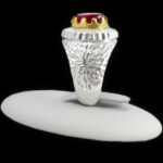 انگشتر عقیق سرخ یمنی دست ساز نقره مردانه طرح دورطلایی نکیسا - Image 2