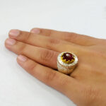 انگشتر عقیق سرخ یمنی دست ساز نقره مردانه طرح دورطلایی نکیسا - Image 4