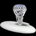 انگشتر عقیق کبود یمنی نقره مردانه طرح طارم - Image 2