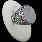 انگشتر عقیق کبود یمنی نقره مردانه طرح طارم