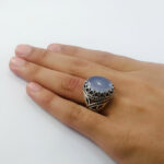 انگشتر عقیق کبود یمنی نقره مردانه طرح طارم - Image 3