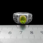 انگشتر زبرجد الماس تراش نقره مردانه طرح دورطلایی آریان - Image 3