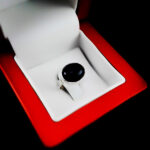 انگشتر عقیق مشکی نقره دست ساز مردانه و زنانه طرح بیضی کوچک + حرز امام جواد (ع) - Image 2