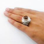 انگشتر عقیق سرخ یمنی نقره دست ساز مردانه طرح فاخر آریان - Image 3