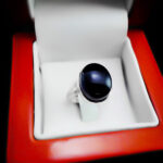 انگشتر عقیق مشکی نقره دست ساز مردانه و زنانه طرح پرند+ حرز امام جواد (ع) - Image 2