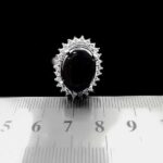 انگشتر عقیق مشکی نقره زنانه طرح گلنار - Image 3