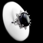 انگشتر عقیق مشکی نقره زنانه طرح آزاله