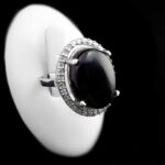 انگشتر عقیق مشکی نقره زنانه طرح واسا