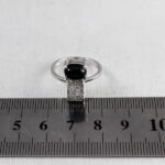 انگشتر عقیق مشکی نقره زنانه طرح نونهال - Image 3