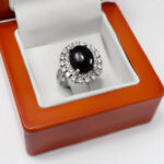 انگشتر عقیق مشکی نقره زنانه طرح زوشا - Image 2