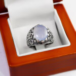 انگشتر عقیق کبود  یمنی نقره مردانه طرح ارشک - Image 3