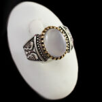 انگشتر عقیق کبود یمنی نقره مردانه طرح دور طلایی ارمیا