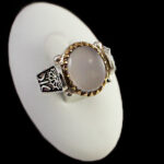 انگشتر عقیق کبود یمنی نقره مردانه طرح دور طلایی جاوید