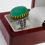 انگشتر عقیق سبز نقره مردانه طرح دور طلایی ثامر - Image 2