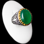 انگشتر عقیق سبز مردانه نقره طرح دورطلایی فاخر شاهانه