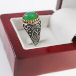 انگشتر عقیق سبز نقره مردانه طرح دور طلایی حنیف - Image 3