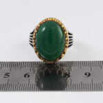 انگشتر عقیق سبز نقره مردانه طرح دور طلایی ذاکر - Image 3