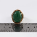 انگشتر عقیق سبز نقره مردانه طرح دورطلایی ویژه - Image 3