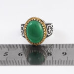 انگشتر عقیق سبز نقره مردانه طرح دور طلایی قباد - Image 3