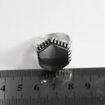 انگشتر حدید صینی نقره مردانه طرح شش ضلعی ساده - Image 2