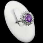 انگشتر نقره زنانه طرح مهوا با سنگ آمیتیست