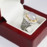 انگشتر عقیق کبود یمنی نقره مردانه دست ساز فاخر دور طلایی طرح عماد - Image 2