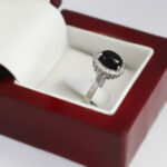 انگشتر عقیق مشکی نقره زنانه طرح رونیا - Image 3