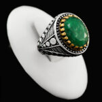 انگشتر زمرد الماس تراش نقره مردانه طرح دور طلایی سیسو