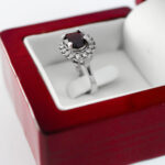 انگشتر گارنت اصل نقره زنانه طرح کارولین - Image 2