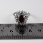 انگشتر نقره زنانه طرح کامیلا با سنگ گارنت الماس تراش - Image 2