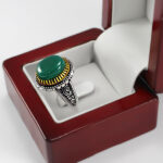 انگشتر عقیق سبز نقره مردانه طرح دور طلایی بهرام - Image 3