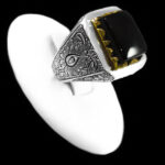 انگشتر عقیق مشکی نقره مردانه طرح دورطلایی جنت