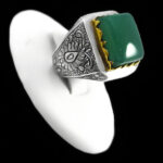 انگشتر عقیق سبز نقره مردانه طرح دور طلایی جنت
