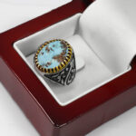 انگشتر فیروزه نیشابوری نقره مردانه طرح یا ضامن آهو ۱ - Image 2