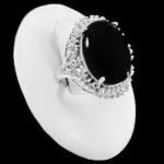 انگشتر عقیق مشکی نقره زنانه طرح آدینه