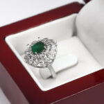 انگشتر عقیق سبز نقره زنانه طرح فانتزی گلبرگ - Image 2